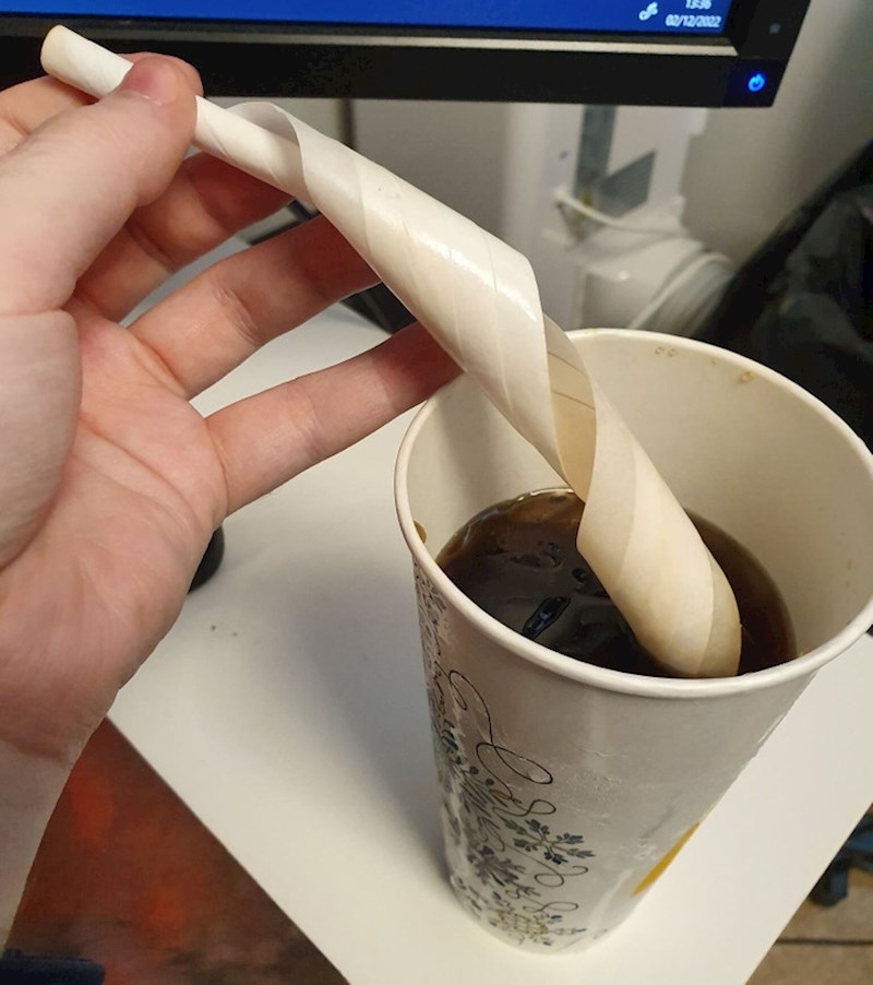 5. Dobila sam slamku koja se raspada u vrućoj tekućini.