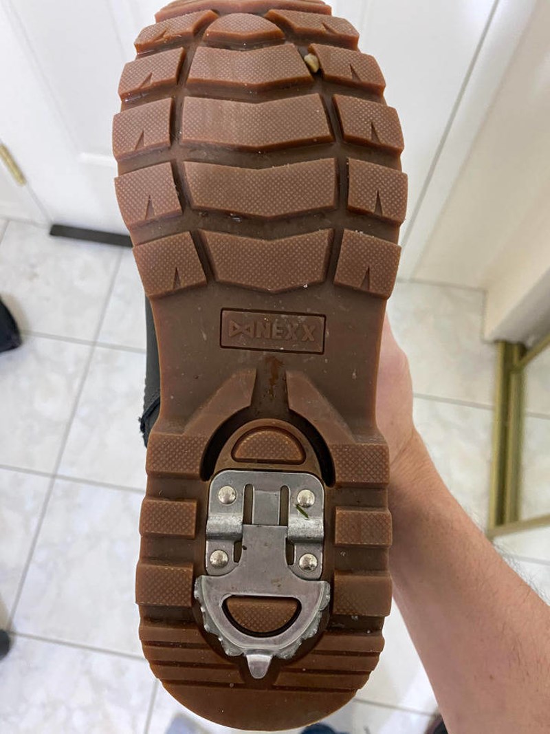 15. Zimske čizme koje imaju dodatak za hodanje po ledu