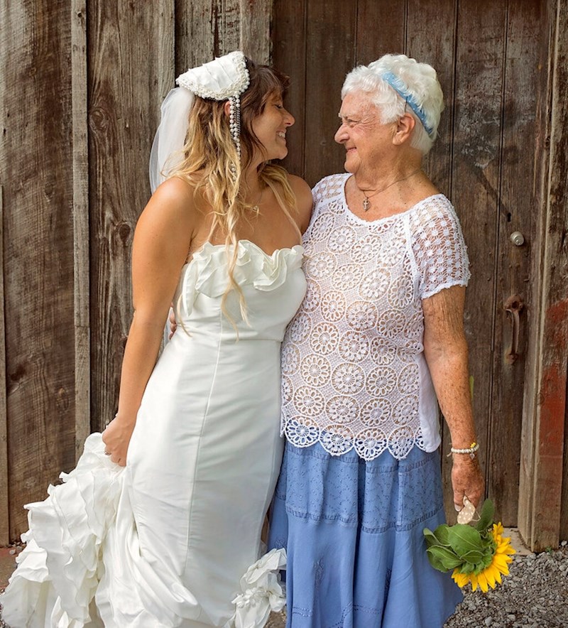 14. Moja najdraža djeveruša je moja 94-godišnja baka.🥰