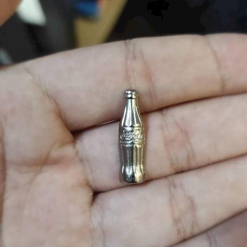 13. Čisteći bakin stan pronašla sam ove male figurice Cole.