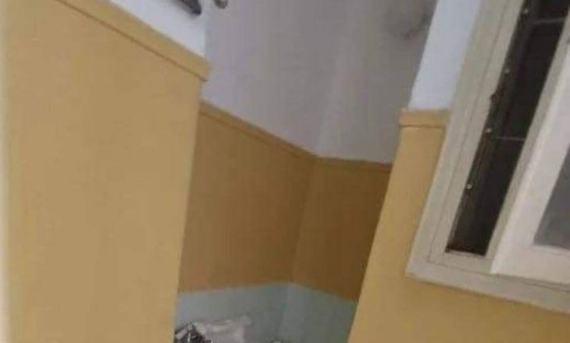 Preko 8 tisuća ljudi na FB-u lajkalo je fotku nečije kupaonice, prizor je totalno bizaran