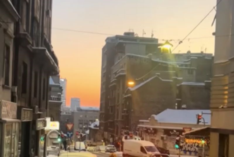 Snimka iz Srbije hit je na cijelom Balkanu, kad vidite što tip radi po cesti bit će vam jasno zašto