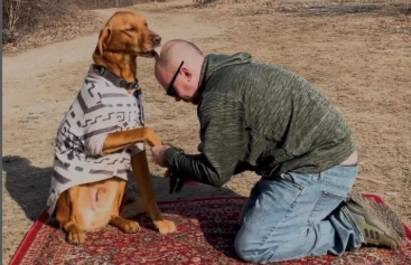 2 milijuna pregleda: Tip je pokazao urnebesan trik kojim se služi kako bi psu odrezao nokte, hit je