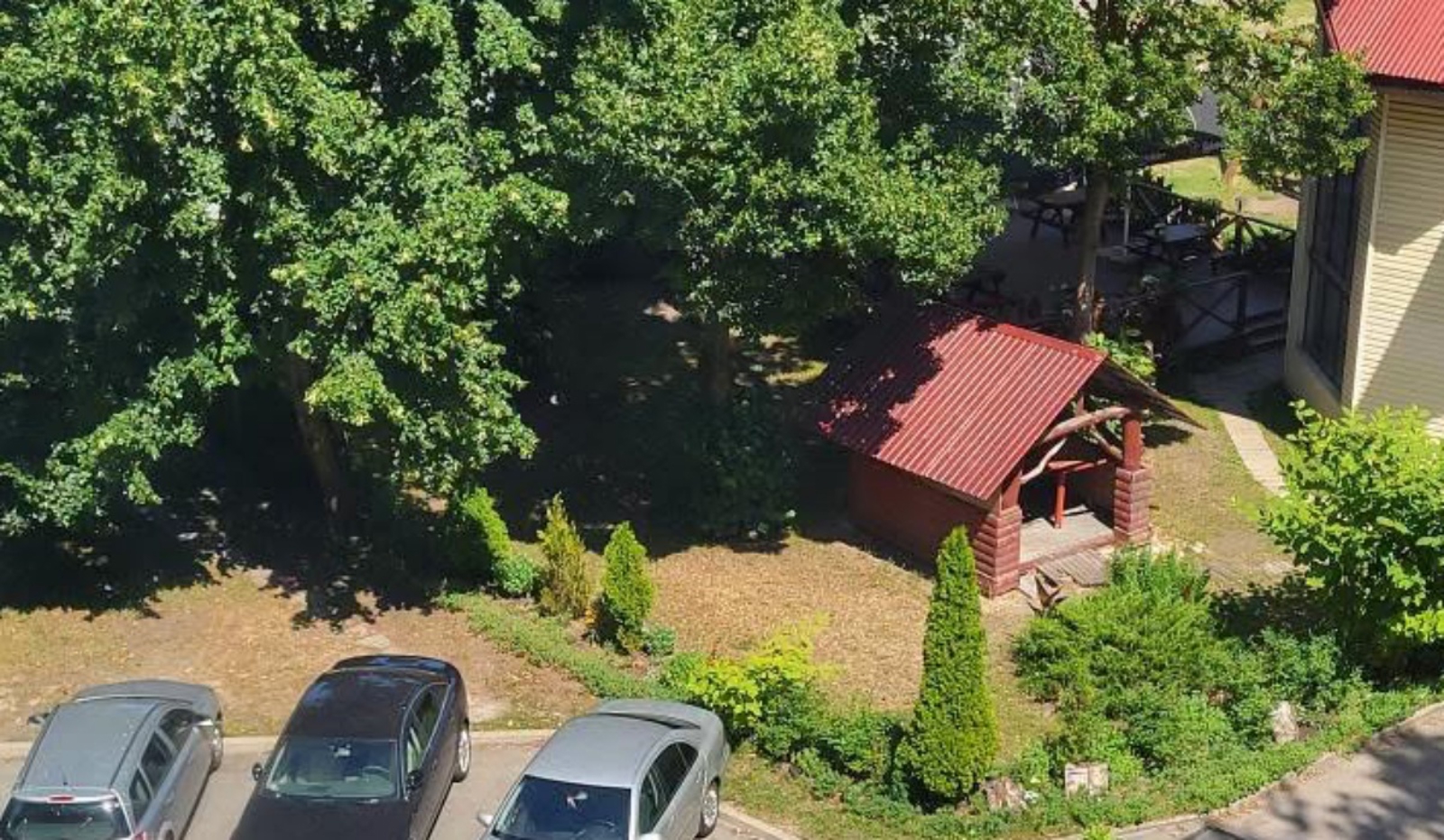 Cijeli Balkan smije se prizoru snimljenom na jednom parkingu, morate vidjeti što radi ovaj tip