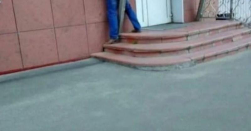 Fotka bankomata u Srbiji nasmijala je cijelu regiju, ovaj građevinski promašaj je skroz neshvatljiv