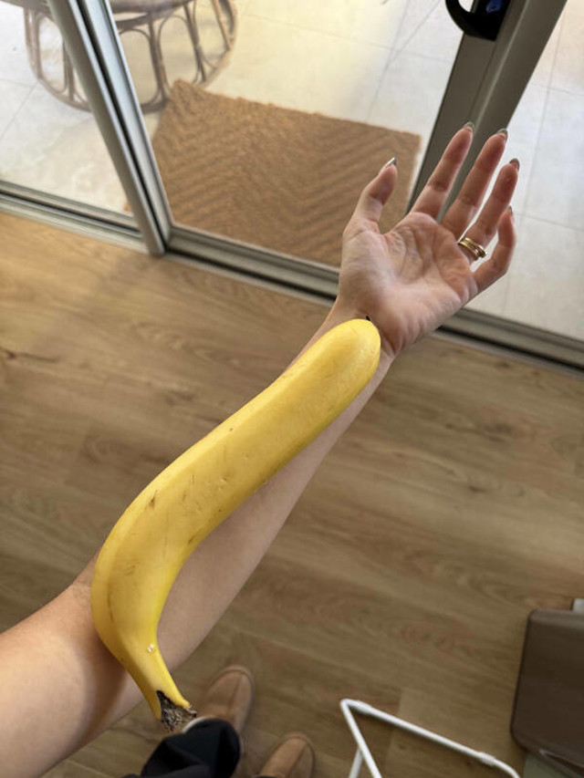 Banana veličine moje podlaktice