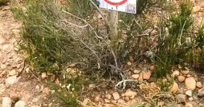 Netko je usred dalmatinskog krša primijetio urnebesan znak zabrane, fotka je odmah postala hit