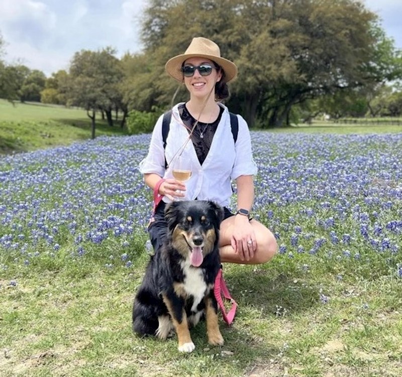 12. Lebdi iznad cvijeća