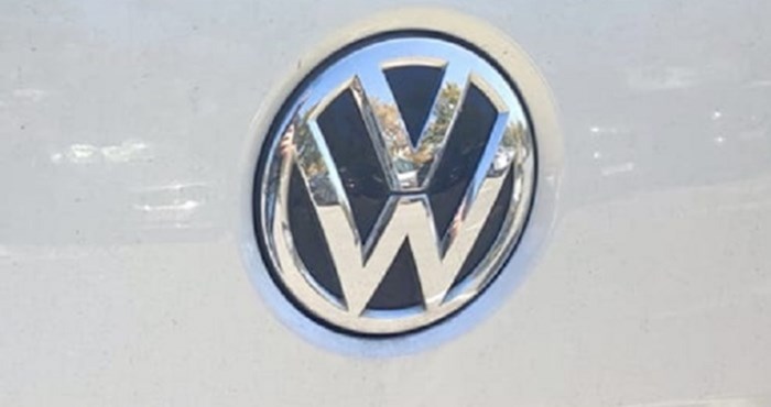 Ljudi dodaju natpise na Volkswagenov model Polo, pogledajte najsmješnije primjere s hrvatskih cesta