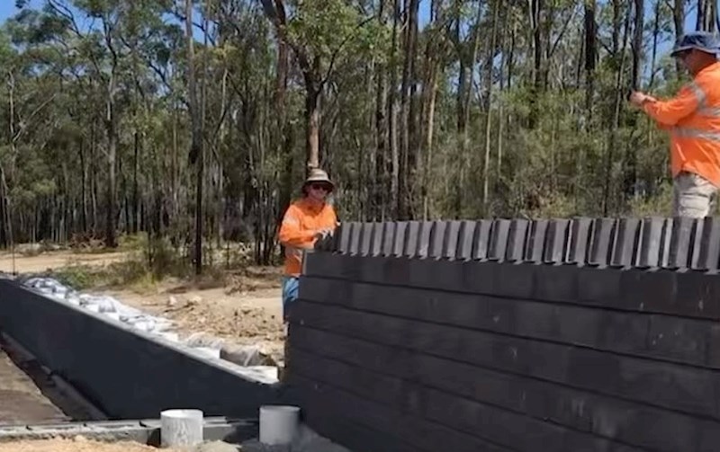 Radnici su se na genijalan način zabavili tijekom gradnje zida, snimka je odmah postala hit na IG-u
