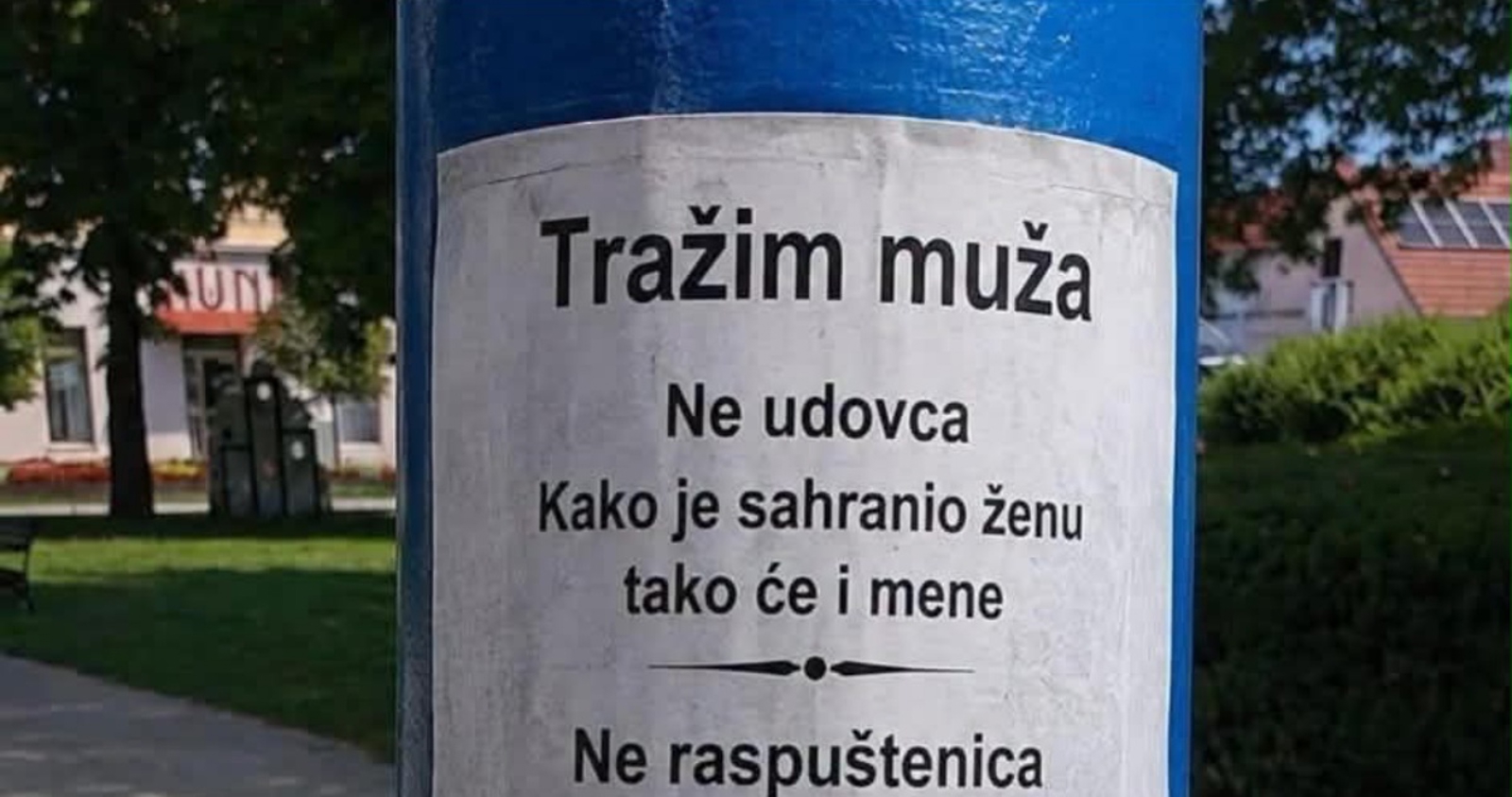 Žena iz Istre oblijepila je ulicu nesvakidašnjim oglasima, odmah ćete vidjeti zašto je fotka hit