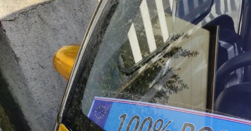 Tablica na nečijem mini električnom vozilu nasmijala je Zagrepčane, odmah ćete vidjeti zašto