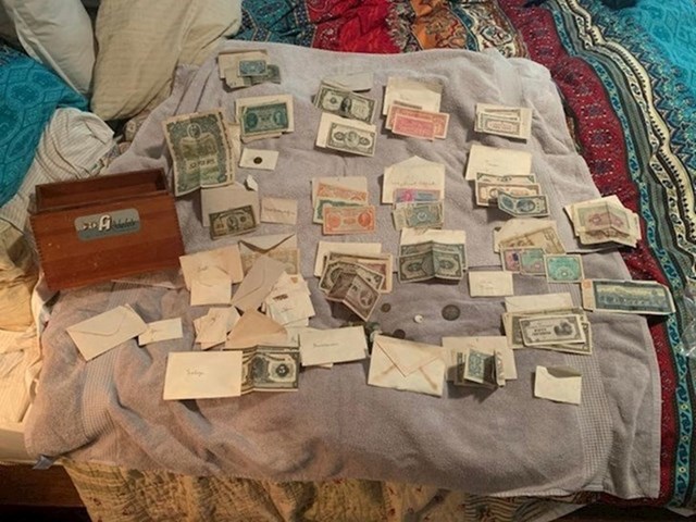 11. Nedavno sam na ulici kraj smeća našao jednu kutiju. Odlučio sam pogledati što je unutra, našao sam novčanice iz 18. i 19. stoljeća.