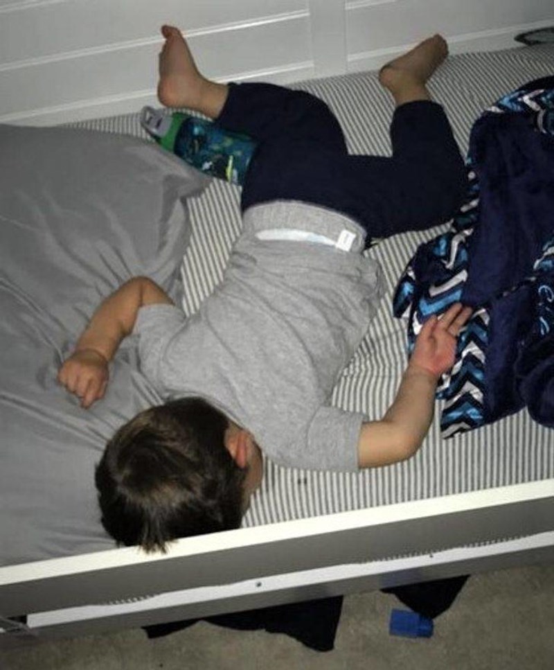 13. Poze u kojima klinci mogu zaspati su jedna sasvim nova razina