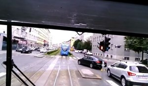 Vozač tramvaja snimio je bizaran manevar vozača osobnog vozila, snimka je digla živce ekipi na FB-u