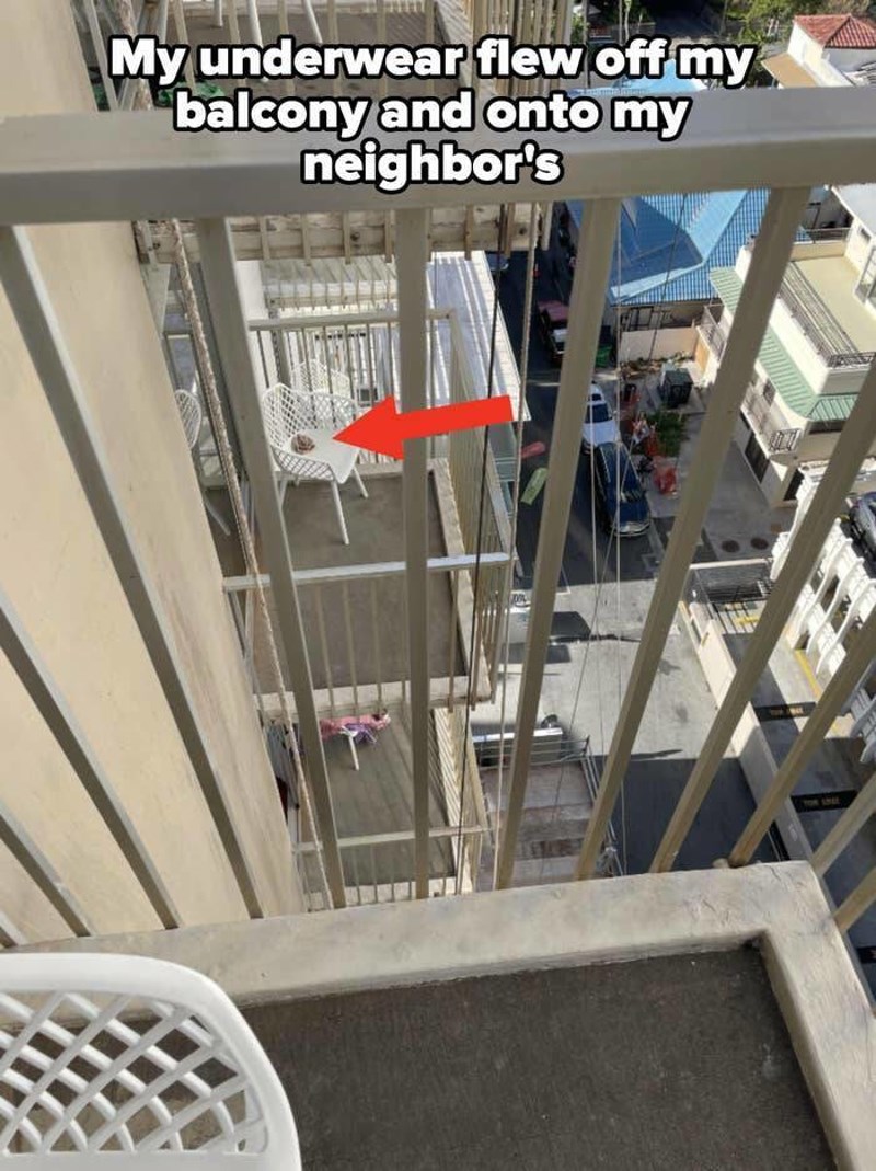 12. Donji veš odletio je s mojeg balkona na susjedni