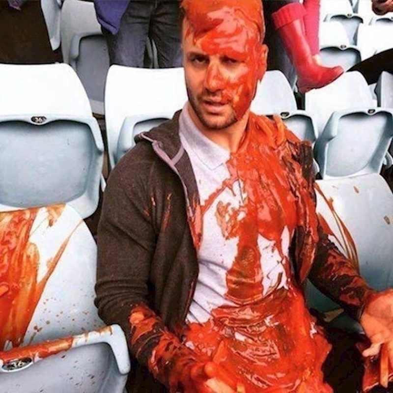 1. Nije zamišljao da će gledanje tekme završiti ovako