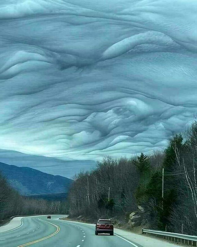 Oblaci nazvani Undulatus Asperatus snimljeni u Gorhamu, New Hampshire.