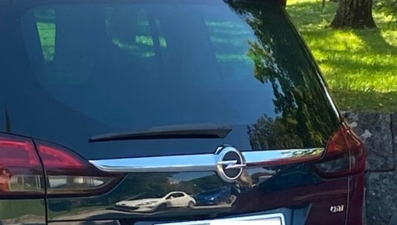 Netko je primijetio nesvakidašnji detalj na autu srpskih registracija, fotka je odmah postala hit