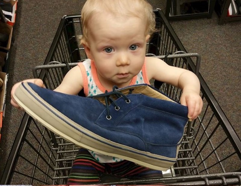 15. Pomogla mi je izabrati nove cipele