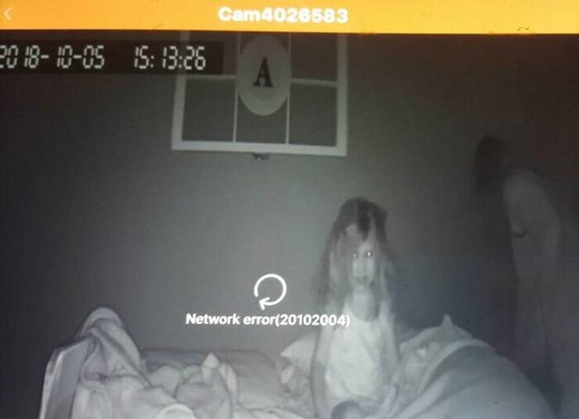 14. Dijete nam je počelo plakati usred noći. Tvrdilo je da je netko bio u njegovoj sobi. Kad smo pogledali snimke nadzorne kamere šokirali smo se...