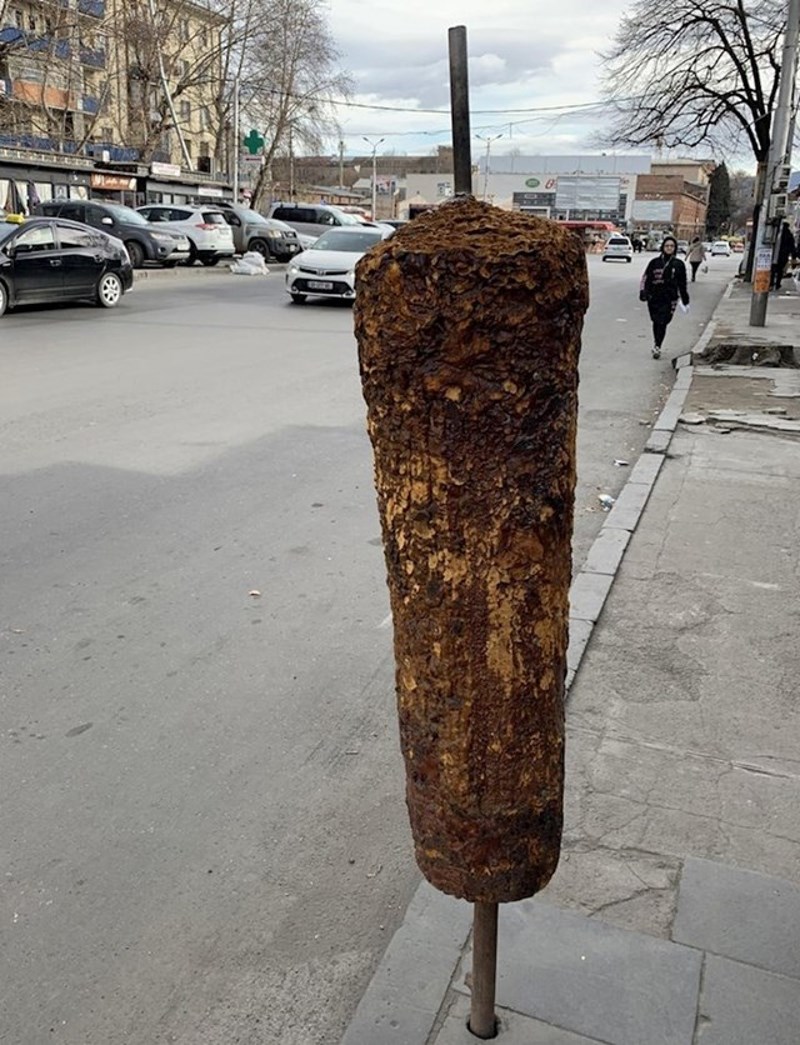 13. Golemi kebab nasred ulice?