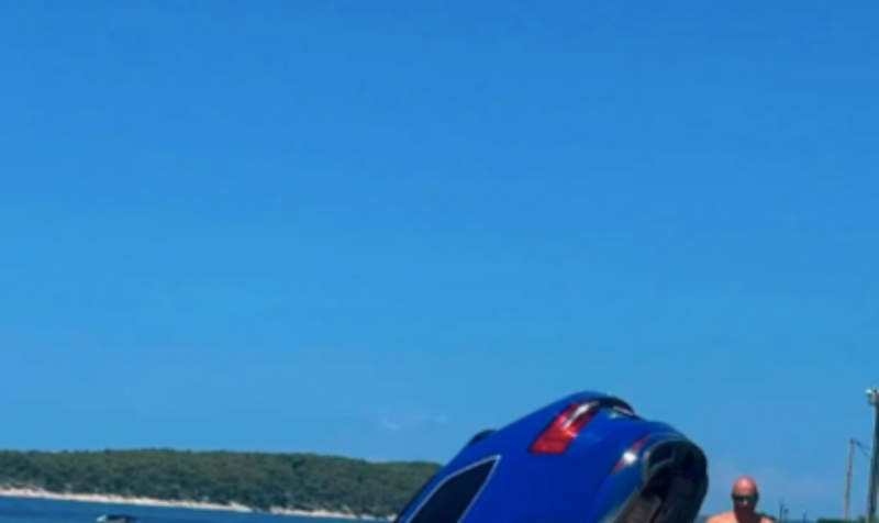Kupače na Rabu šokirala je nesvakidašnja situacija na plaži, morate vidjeti gdje je završila Škoda