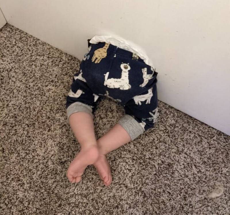 1. Prvo smo začuli panični plač, pa smijeh. Puno smijeha. Bez brige, sve je bilo ok.