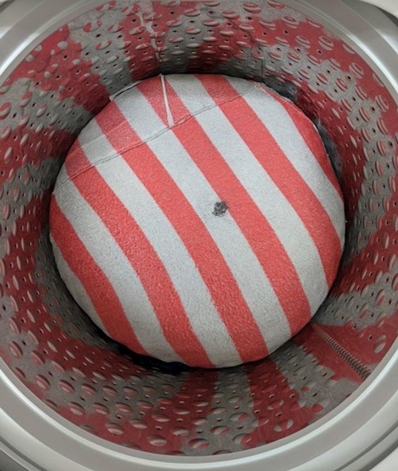 "Moja perilica rublja svu drugu odjeću je zamotala u moj ogrtač"