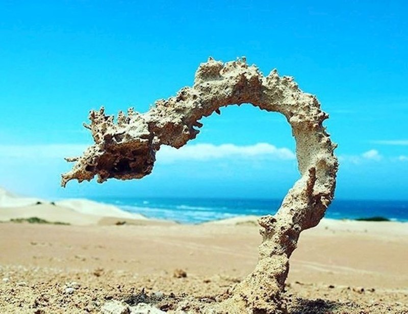 9. A kad munja pogodi pješčanu plažu, dogodi se ovo...