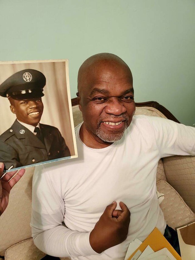 9. Moj tata kad se prijavio u američku vojsku s 18 godina i danas kao veteran