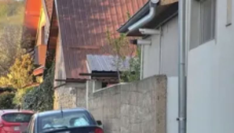 Susjedi nisu mogli vjerovati kad su vidjeli kako je tip parkirao auto, prizor je hit na Balkanu