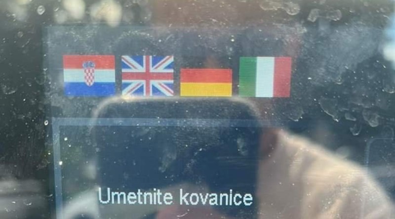 Nekome se na ekranu automata pojavila totalno zbunjujuća poruka, fotka je odmah postala hit