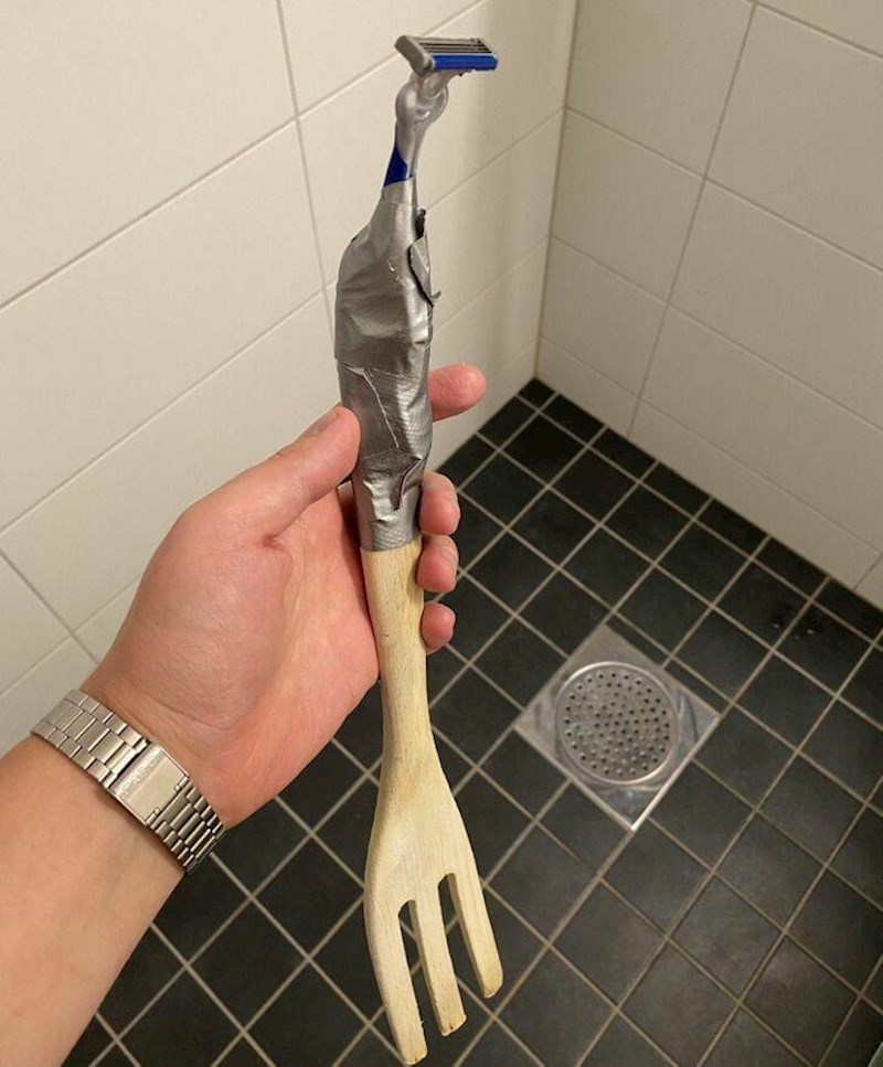 7. Ovo je britvica kojom moj frend brije dlačice na guzi