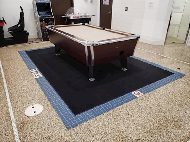 9. Na internetu je pisalo da hotel ima unutrašnji bazen.🤷🏻♀️