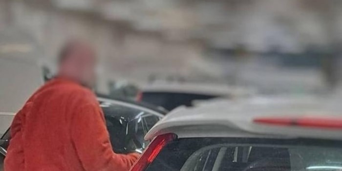 Putnik na trajektu nasmijao je sve oko sebe neobičnom modnom kombinacijom, morate vidjeti