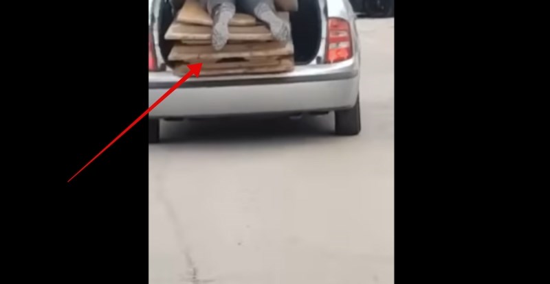 Snimka iz Hrvatske teški je hit na Fejsu, ovako bizarnu metodu osiguravanja tereta još niste vidjeli