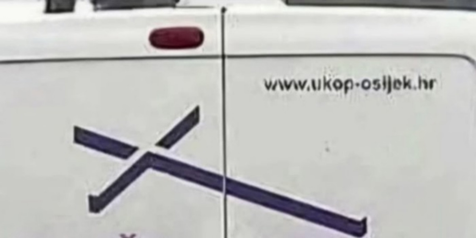 Pogrebno vozilo snimljeno u Osijeku nasmijalo je cijelu Hrvatsku, morate vidjeti naziv tvrtke