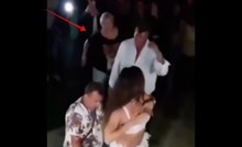Tip je plesao s mlađom ženom, a onda se pojavila njegova supruga. Snimka je urnebesna!