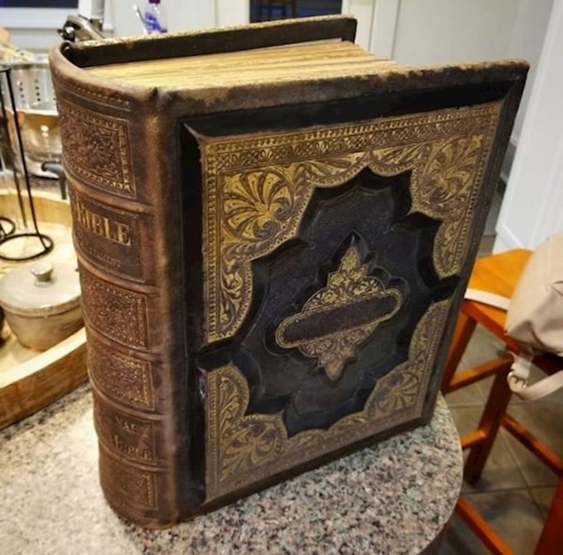 10. Biblija izdana 1882. godine!