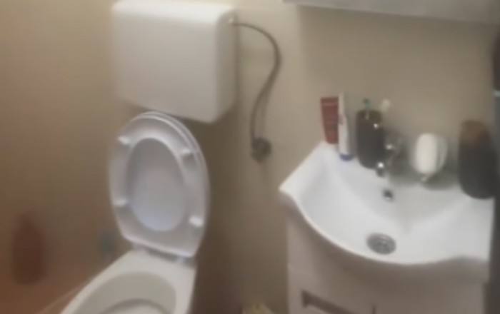 Snimka pokazuje kako izgleda kupaonica ljudi koji se tuširaju vrućom vodom, teški je hit