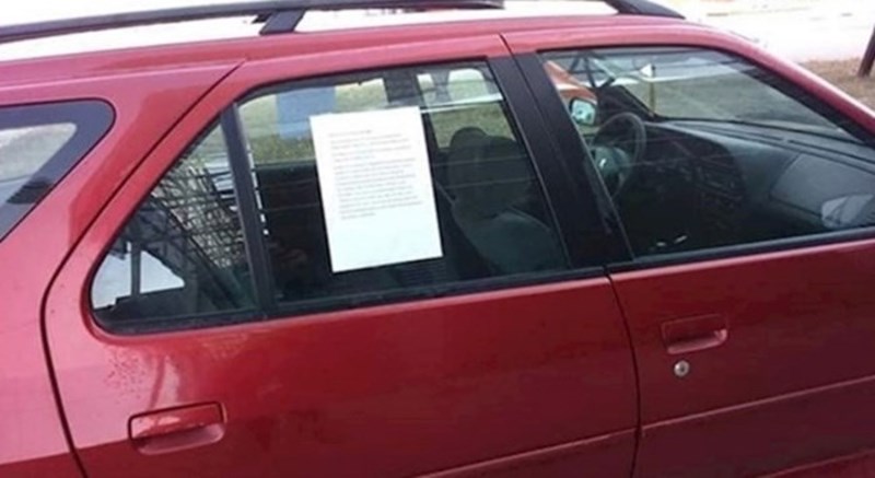 Iskreni oglas na automobilu do suza je nasmijao prolaznike, morate vidjeti zašto ga vlasnik prodaje