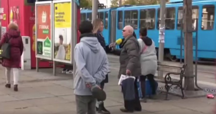 Novinarka je pitala starčeka kako mu može pomoći, njegov odgovor nasmijao je cijelu zemlju