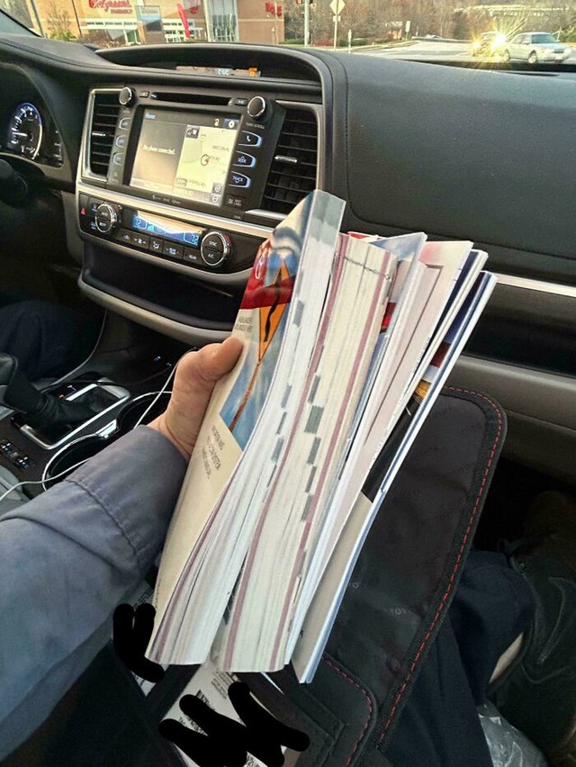 17. Moderni priručnik za auto