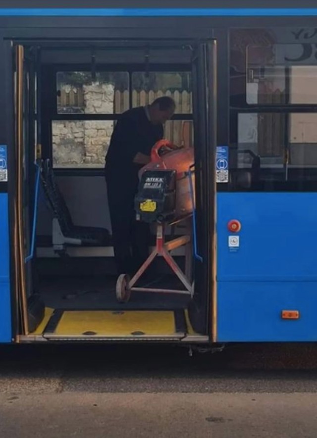 Fotka iz jednog gradskog autobusa obišla je cijeli Balkan, morate