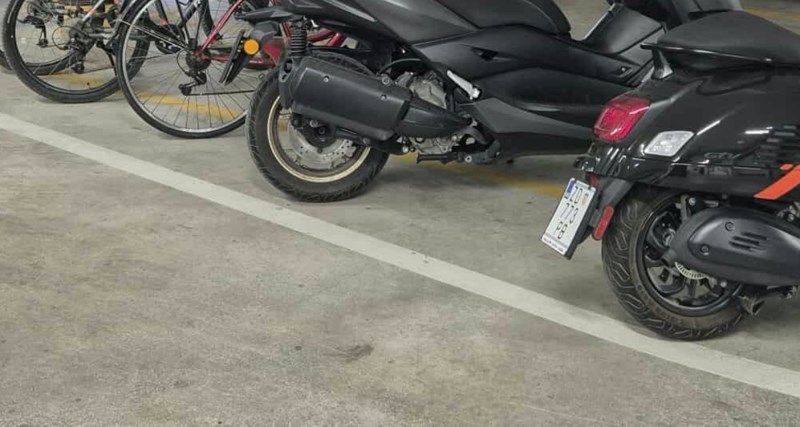 Prolaznik je u jednoj garaži u Zadru primijetio smiješan prizor, odmah ćete vidjeti zašto je hit