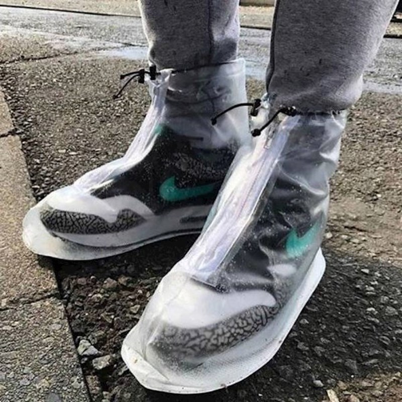 13. Kad ne želiš da ti se nove tenisice smoče