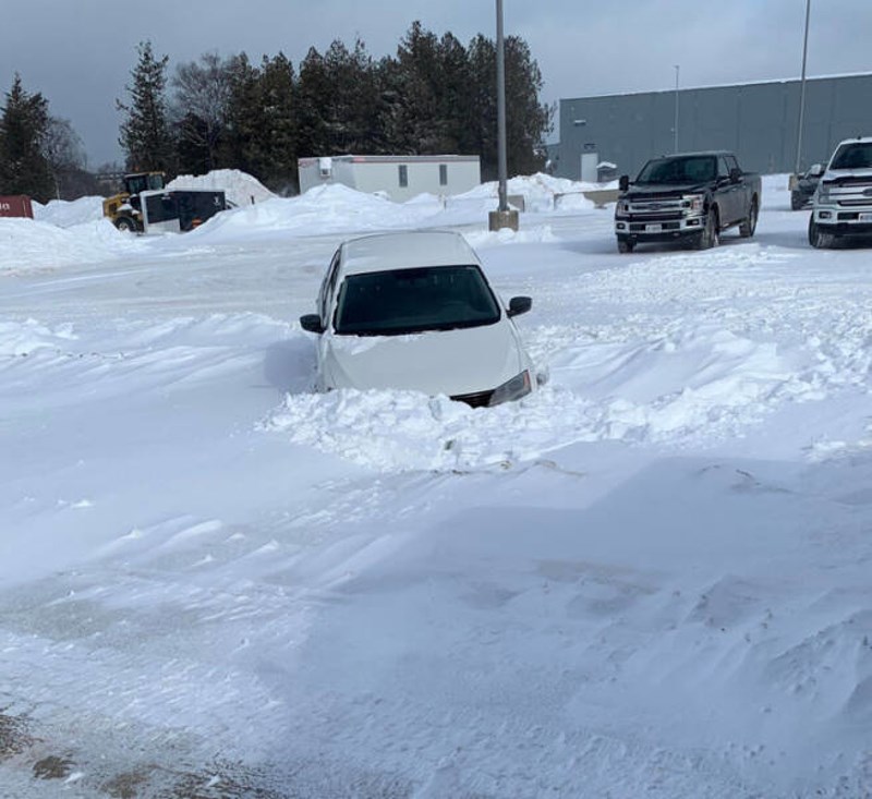 1. Danas mi je prvi dan na poslu i kasnit ću zbog ove situacije