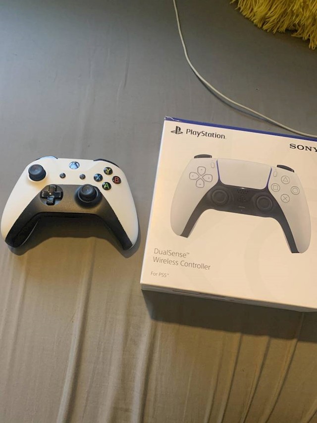 8. Mislio je da je naručio originalni joystick za PS