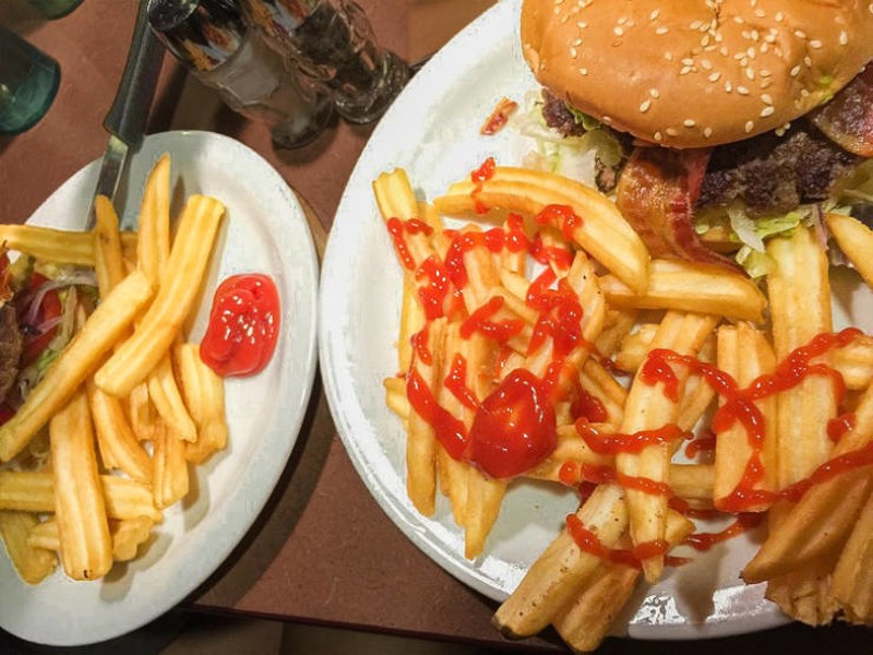 12. Umak po krumpirićima ili sa strane?